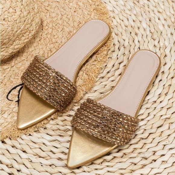 Fashionable Pointed Toe Rhinestone Decor Slip-on Flat Sandals 9 - Picture 1 of 11